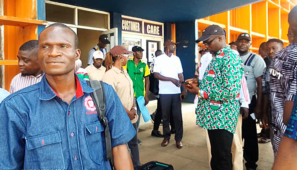 Photos NLC Pickets Head Office Of Ibadan Electricity Distribution