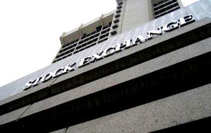 Stocks gain as data shows lower new coronavirus cases
