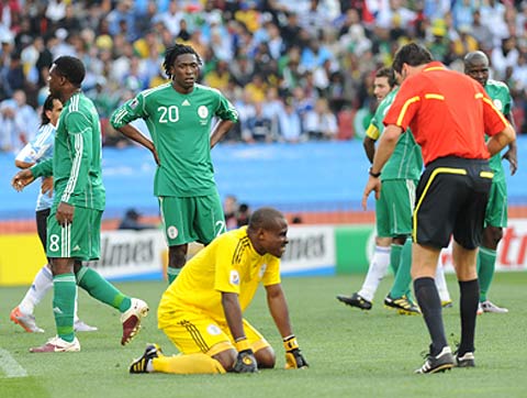 Enyeama, Onazi off NFF hook