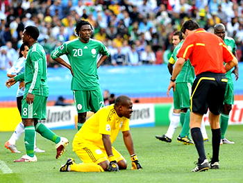 Enyeama, Onazi off NFF hook