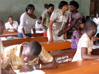 Peoples Forum awards scholarship to indigent students