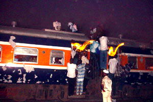 One dead, 240 injured in S.Africa commuter train crash