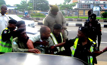 Soldiers, Police in fresh clash in Lagos