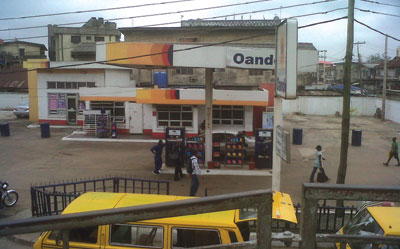 Armed robbers lay siege on Ikorodu road
