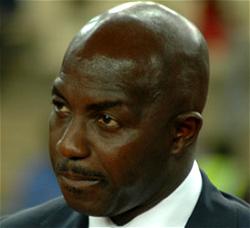 Samson Siasia  begs kidnappers to free his mother