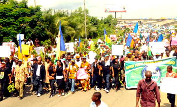 Communities protests loss of land