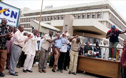 Eletricity union issues ultimatum over PHCN staff pay