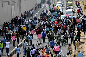 Lagos announces restriction on Ikorodu road, fix fadeyi pedestrian bridge