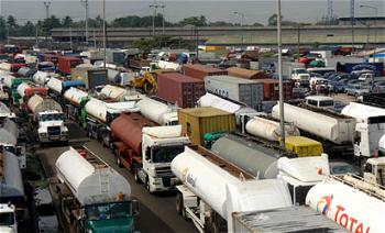 What are the  solutions to Apapa gridlock? (3)