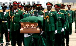 Jonathan, Mark, Army Chief, others pay tribute as Ojukwu’s body arrives