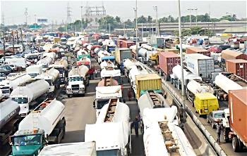 Stop giving bribe to security personnel, union leaders tell truckers