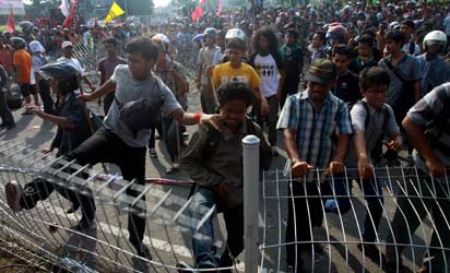 Angry Indonesians protest proposed fuel price hike