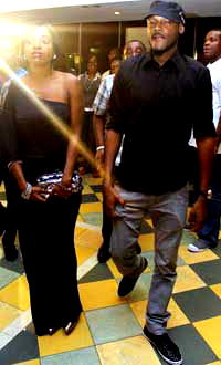 Drama, as Tuface steps out with Annie Macaulay