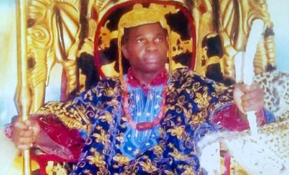 Drama as gunmen invade royal father’s palace