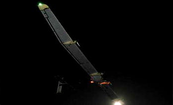 Solar plane passes new test ahead of planned world tour