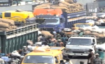Trucks, lorries resume off loading at Mile 12 Market