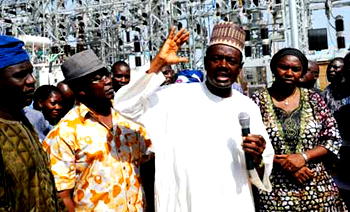 Maku urges students to shun violence during election