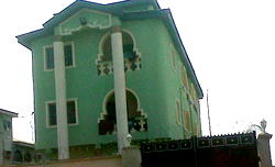 Drama as bandits order housewives to prepare dish during robbery