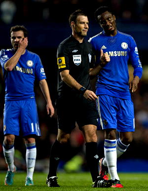 Norwich dent Chelsea title hope