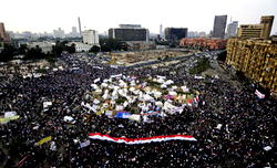 Tens of thousands in Tahrir as pressure piles on Morsi
