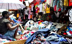 Yuletide: Second hand clothes’ dealers, buyers complain of high price