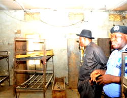 POLICE COLLEGE VISIT: ‘Why are you treating people like poultry…’ – Jonathan
