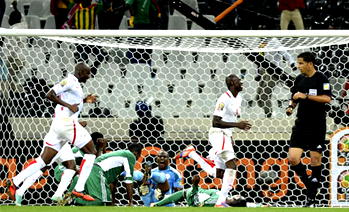 Eagles fumble in 1-1 draw