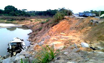 Help! East-West Road on the verge of total collapse