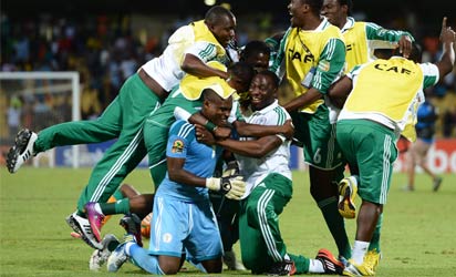 Enyeama and Super Eagles players, staff celebrate after winning the Africa Cup of Nations in 2013