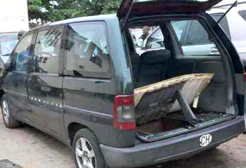 Residents raise alarm as robbers take over new Effurun Flyover