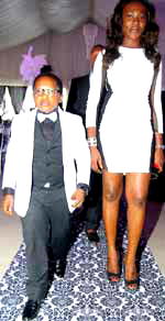 Aki steps  out with wife in grand style