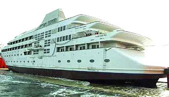 Controversial Yacht Hotel  disappears from Lagos waters