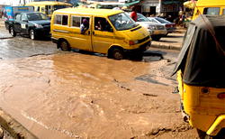 Ejigbo, Ikotun residents decry poor state of road, petition Fashola