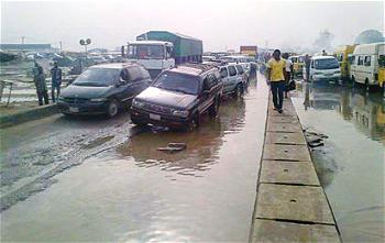 Failed Seme – Mile 2 road: Nigerians transport goods from Cotonou through Northern Benin Republic