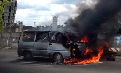28 passengers have been burnt beyond recognition in an auto crash that occurred at Onipetsi, along the Ore-Lagos highway, Odigbo local government area, Ondo state.