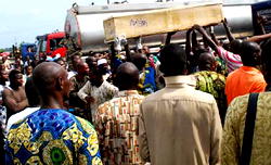 Traders paralyse activities at Fashola’s office
