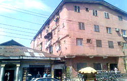 Residents of distressed buildings defy Fashola’s quit order