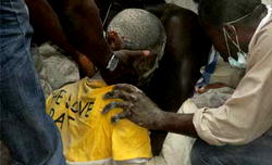 Three dead, dozens feared trapped in Mumbai building collapse