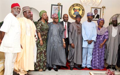 Jonathan pays condolence visit to Fashola