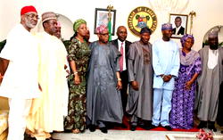 Jonathan pays condolence visit to Fashola