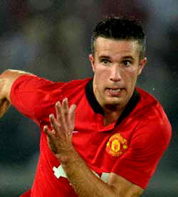 Groin stops Van Persie from Manchester derby