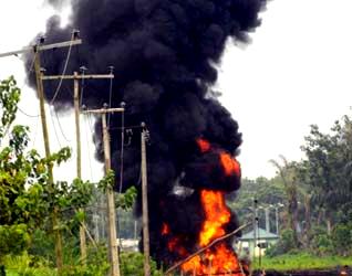 Again, militants blow up NPDC/Shoreline pipeline in Delta