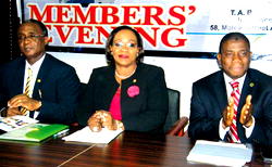 Two worldwide reinsurers perform worse in Q1 2015