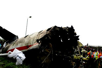 3 dead as aircraft crashes into crowd in Germany