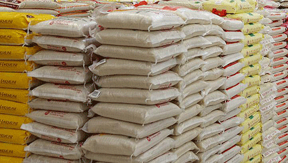 If 5 bags of rice weigh 150 kg, how many such bags of rice will weigh 900 kg?  - Quora