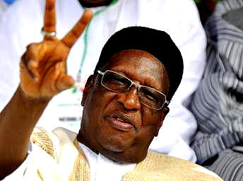 If Jonathan sacked the military chiefs, did Tukur resign?