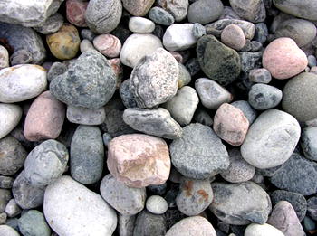Tragedy: Mad man stones artist to death in Nsukka