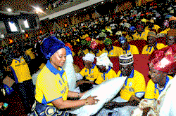 Amosun’s  wife  distributes  ceramic  pots to rural  dwellers