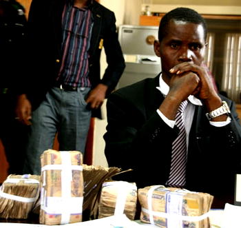 Lawyer nabbed with cash bribe for EFCC operatives