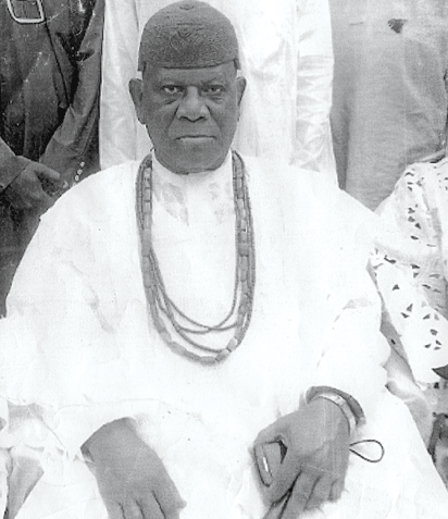 Prof. turned monarch takes on traditionalists: ‘The vain moves to dethrone me!’